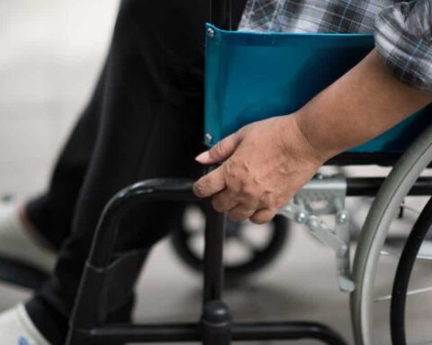 Violenza al figlio disabile