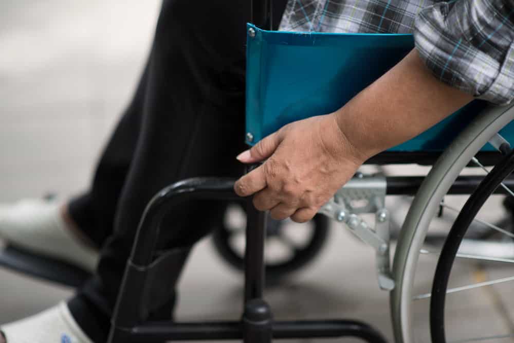 Violenza al figlio disabile