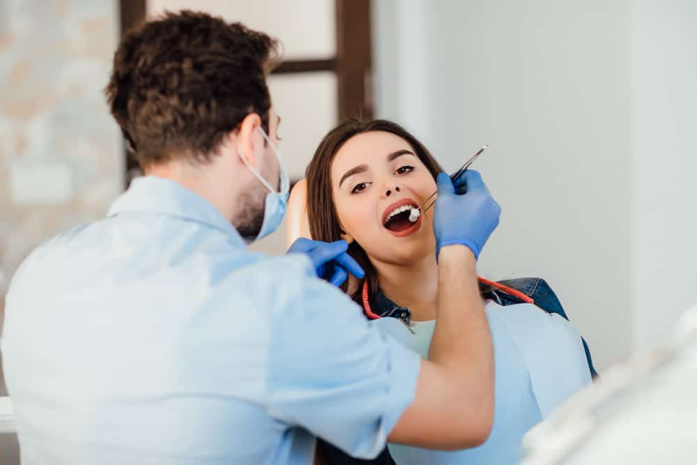 Dentisti abusivi senza laurea